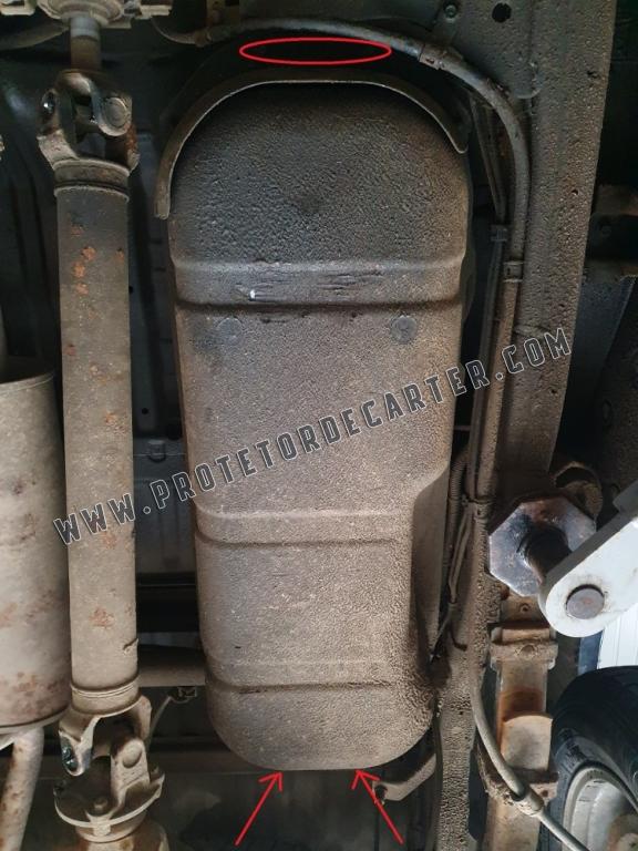 Protetor de aço para o tanque de combustível Mitsubishi L 200