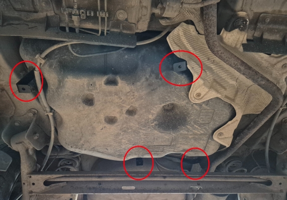 Protetor de aço para o tanque de combustível Dacia Sandero